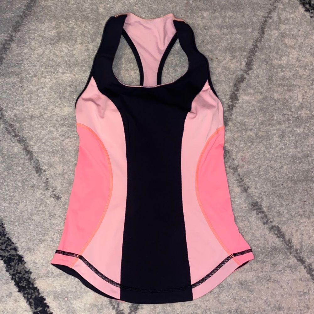 Lululemon top .